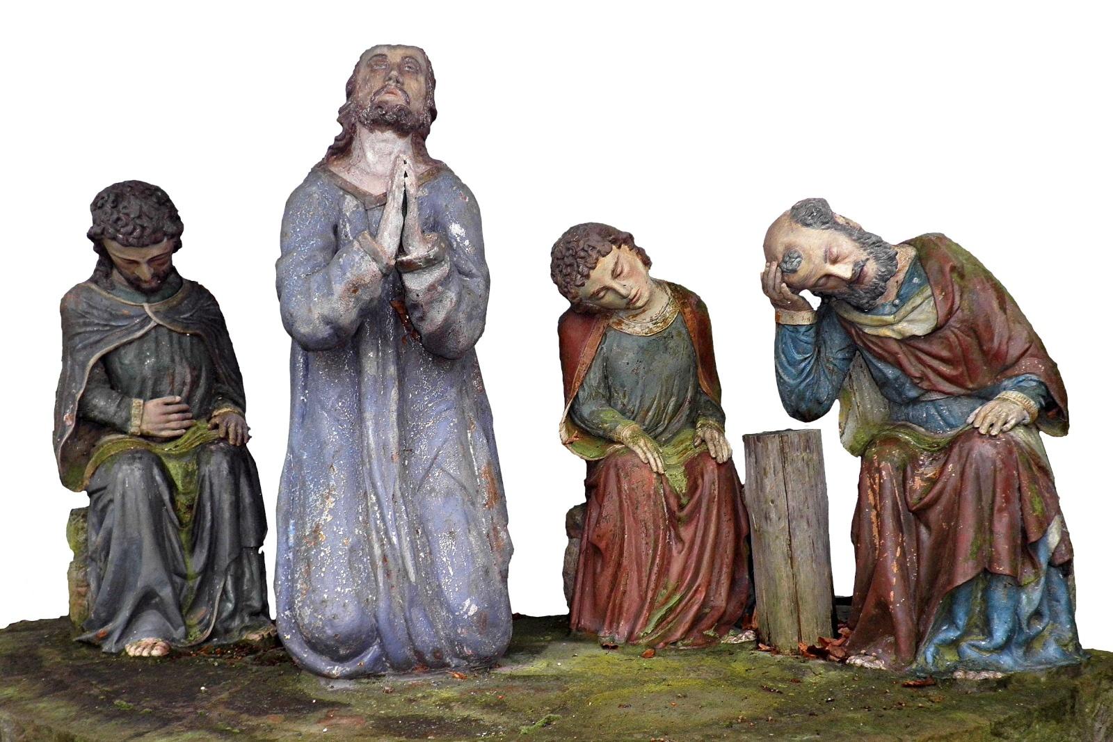 Skulpturen der Ölbergszene: Jesus betet und drei Jünger, die schlafen